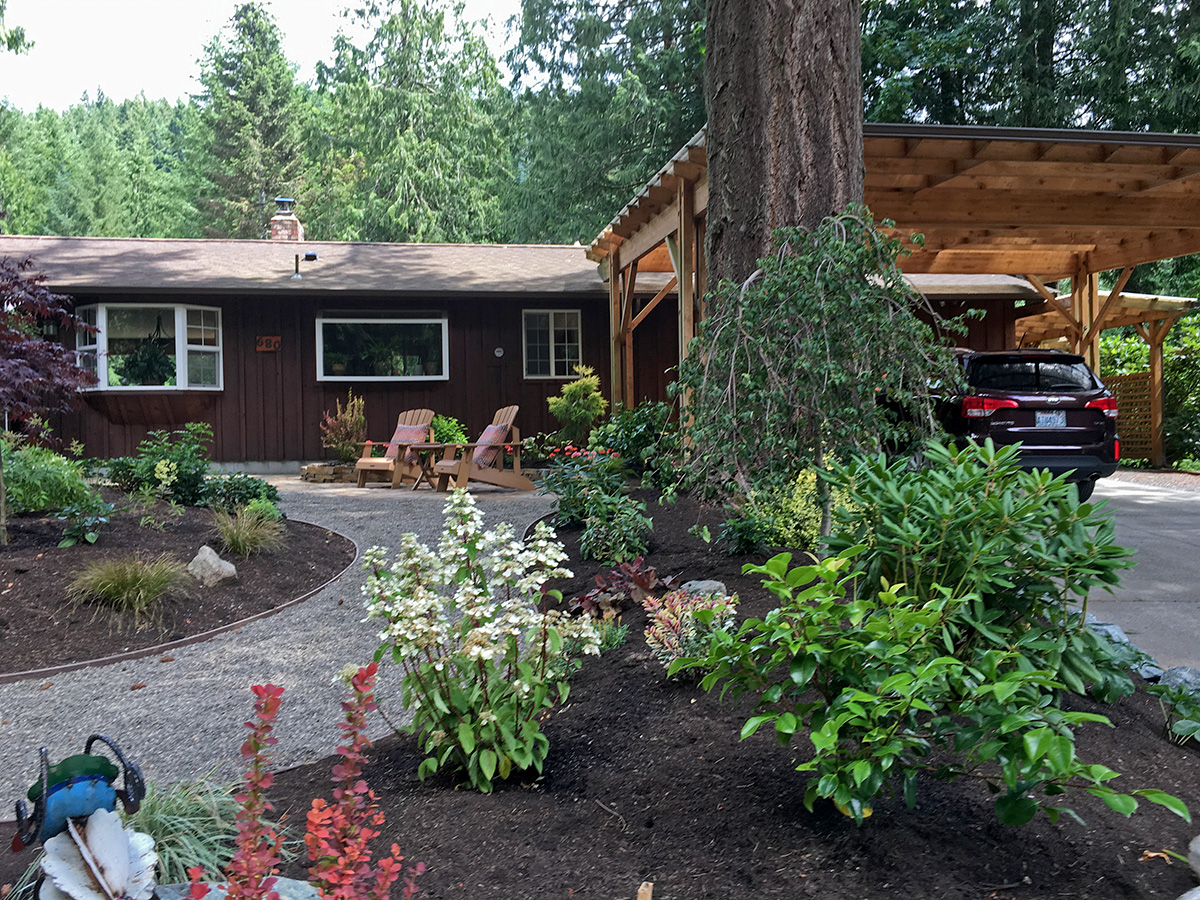 Bellingham Planter Bed and Gravel Pathway